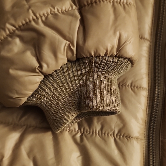 🌈Cozy Sherpa-Lined Brown Puffer | Excellent Used Condition | Warm & Lightweigh - Picture 6 of 10